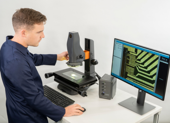 Image of man using the Swift PRO Edge for non-contact inspection