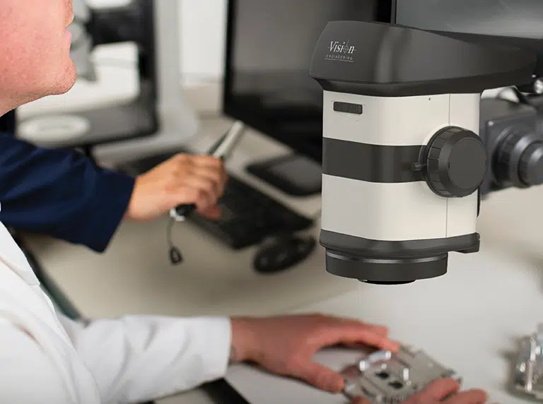 VISO_machined_Edit_CMYK-768×572 ProteQ VISOで検査されている機械加工された金属部品